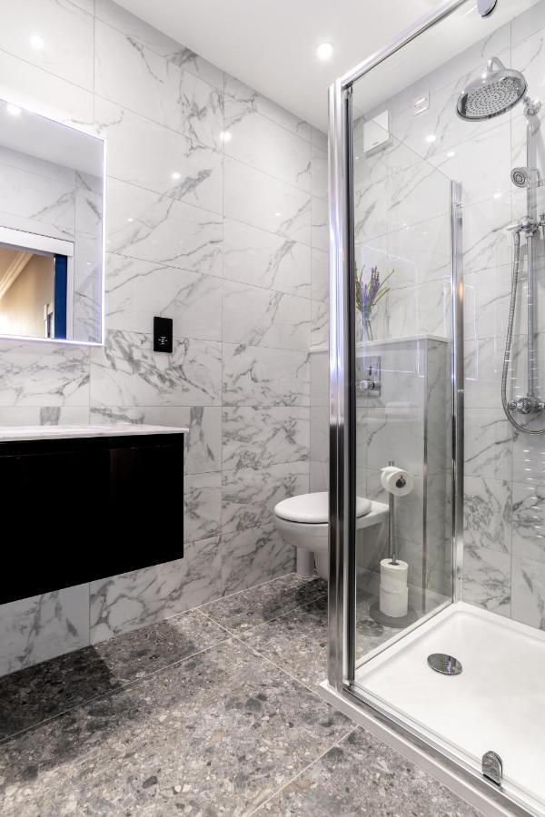 Pamper Yourself In Our Double Sized Copper Tub -2 Bedroom Villa 因弗内斯 外观 照片